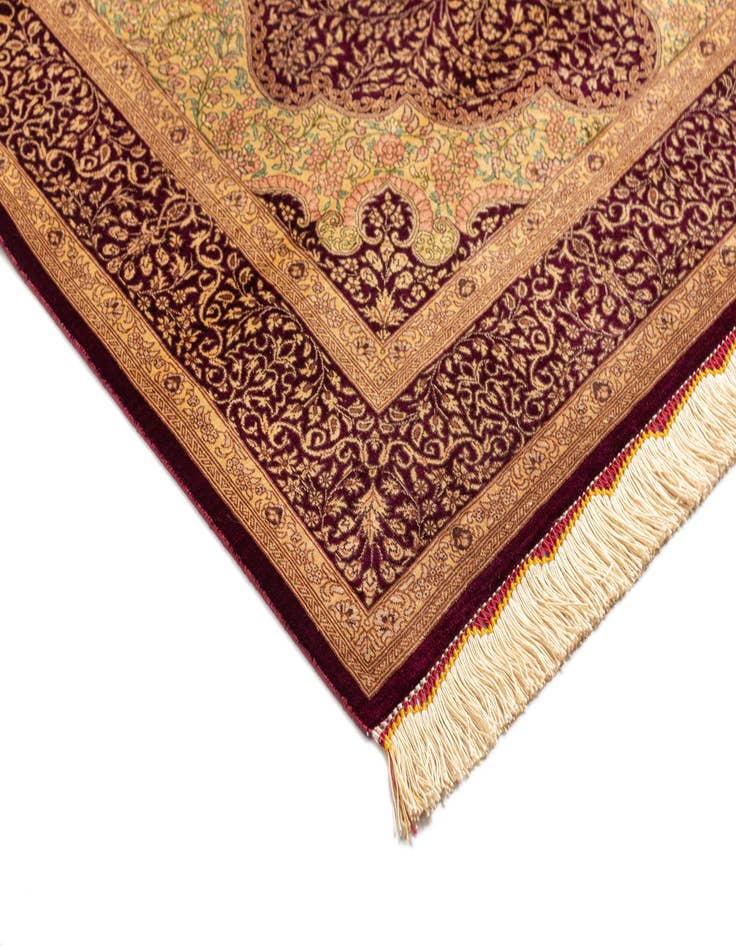 Detail image of  3' 3 x 4' 10 Ghom Silk Rug