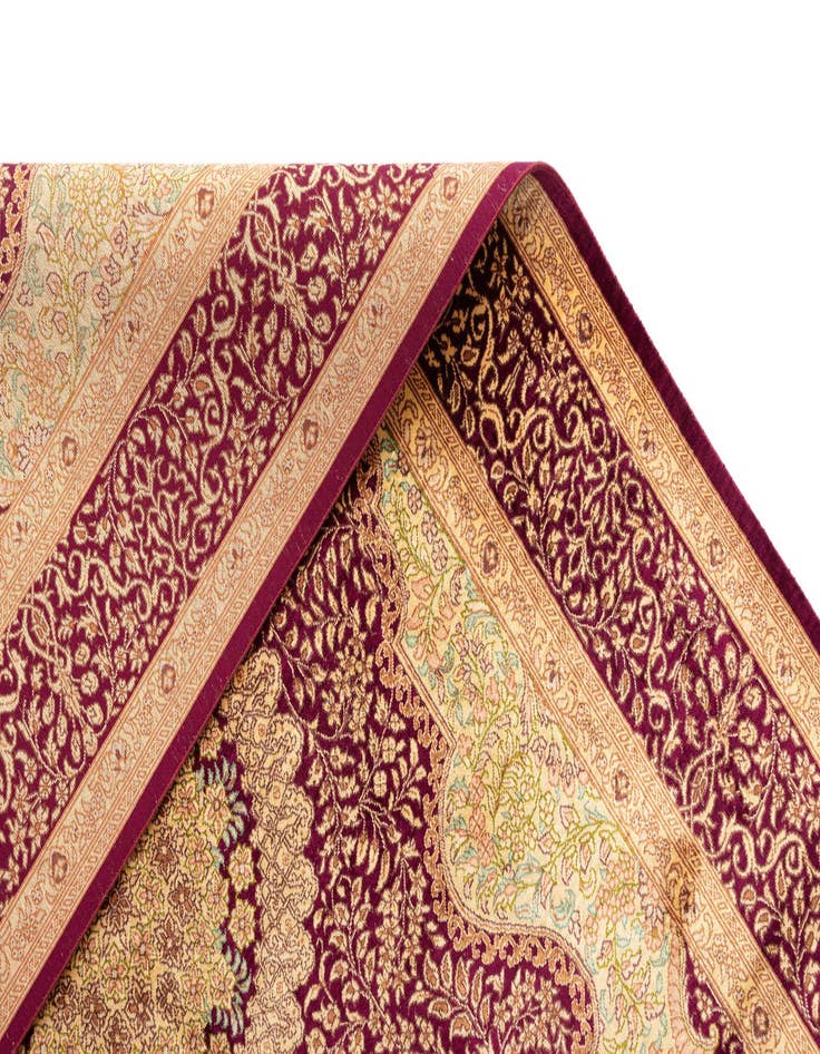 Detail image of  3' 3 x 4' 10 Ghom Silk Rug