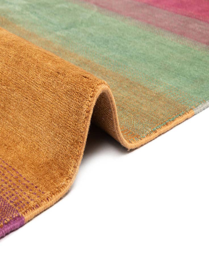 Detail image of  6' 6 x 9' 9 Juma Wool Rug