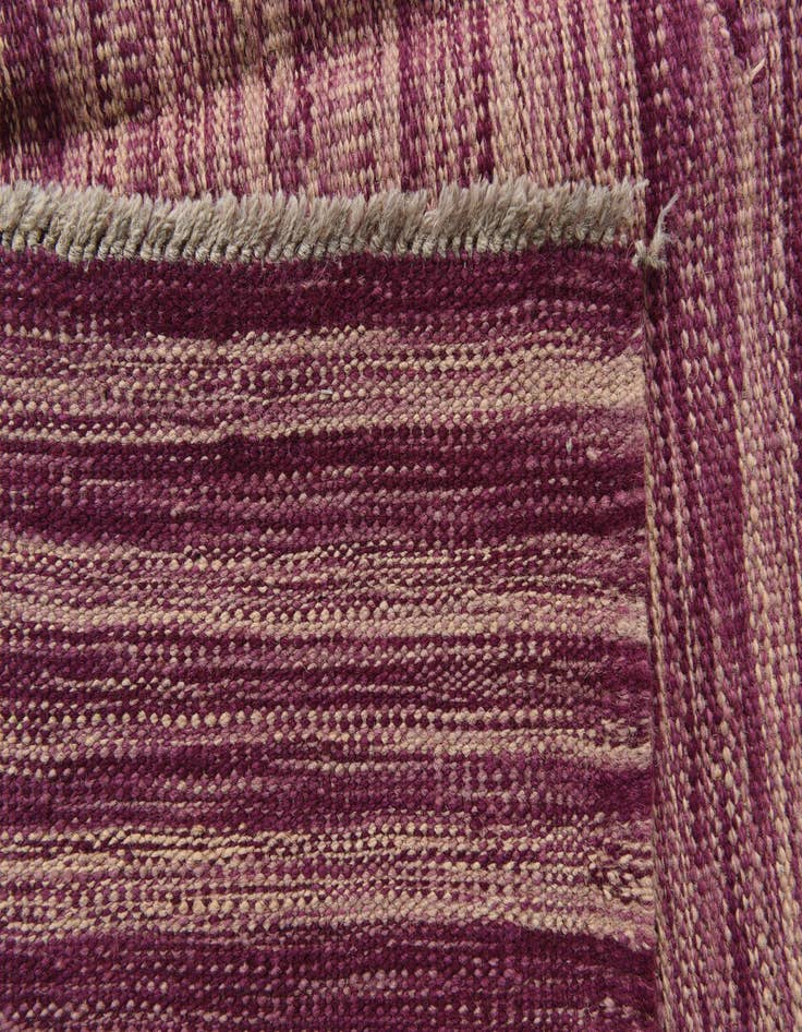 Detail image of  3' 10 x 5' 10  Hand Woven Kilim Modern Wool Rug