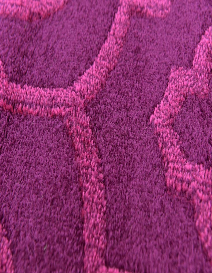 Detail image of  8' x 10' Lattice Frieze Rug