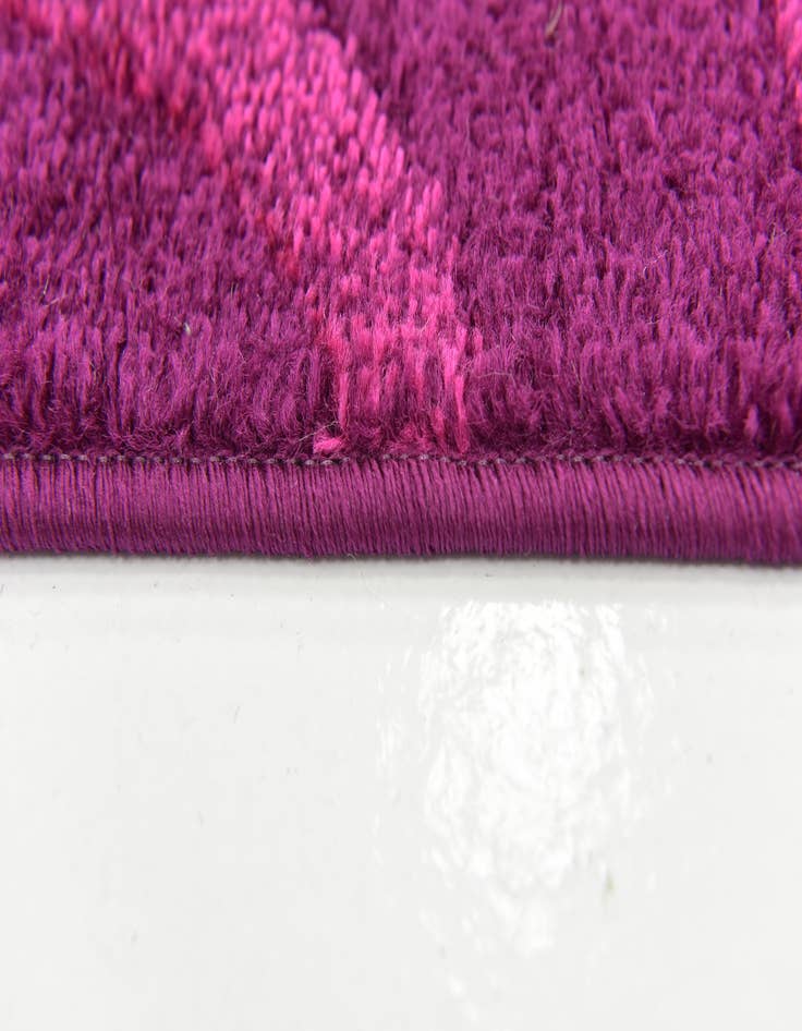 Detail image of  8' x 10' Lattice Frieze Rug