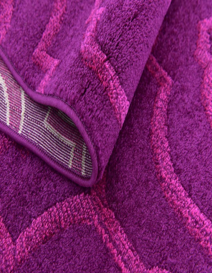 Detail image of  8' x 10' Lattice Frieze Rug