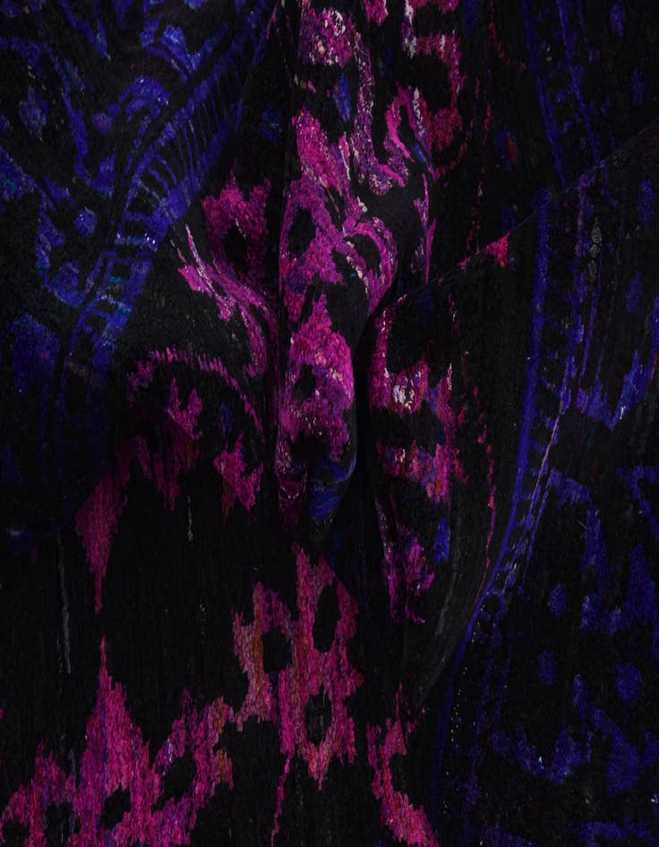 Detail image of  7' 7 x 9' 6  Hand Knotted Sari Rug