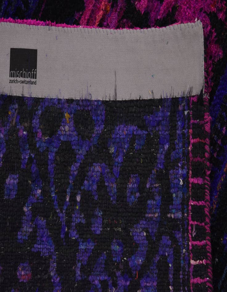 Detail image of  7' 7 x 9' 6  Hand Knotted Sari Rug