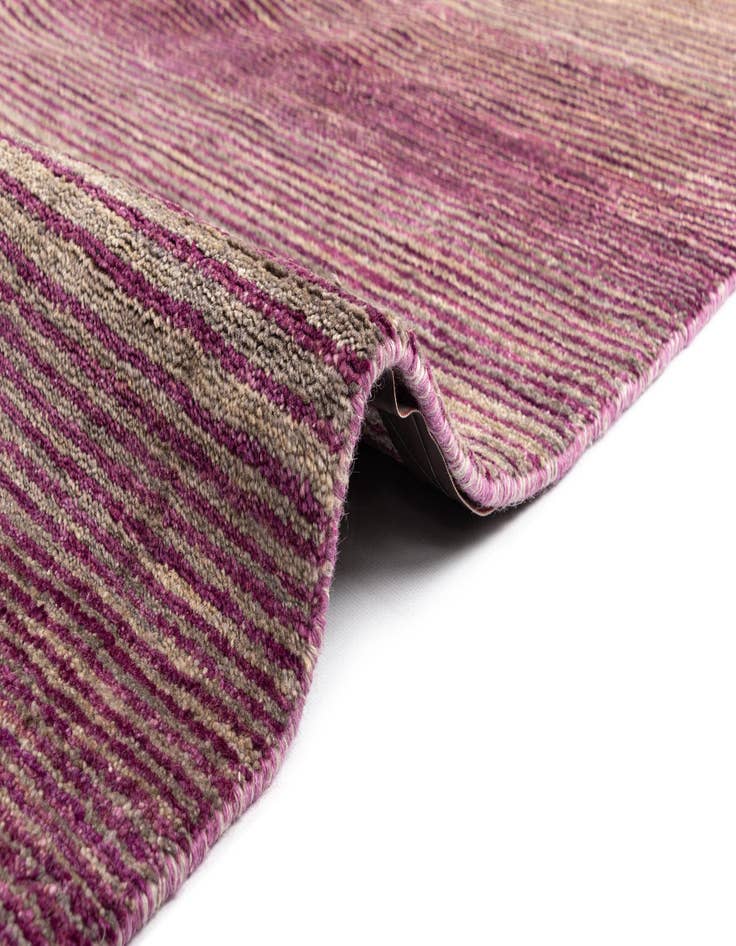 Detail image of  6' 10 x 9' 9 Tabiibaft Wool Rug