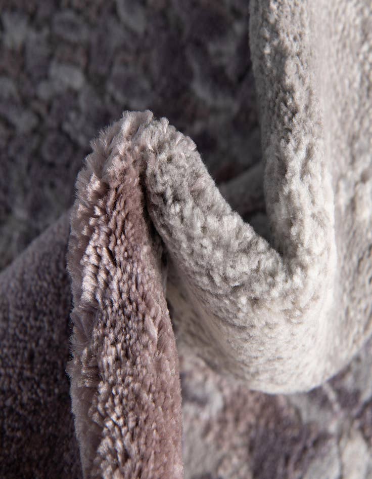 Detail image of  5' 3 x 8' Vince Camuto Rug