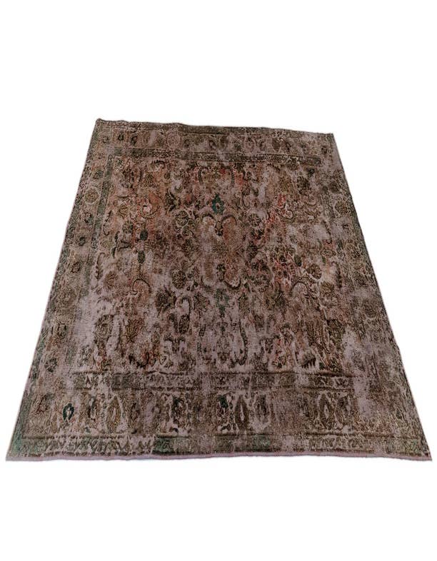 Detail image of  6' 10 x 9' 9 Vintage Royal Wool Rug