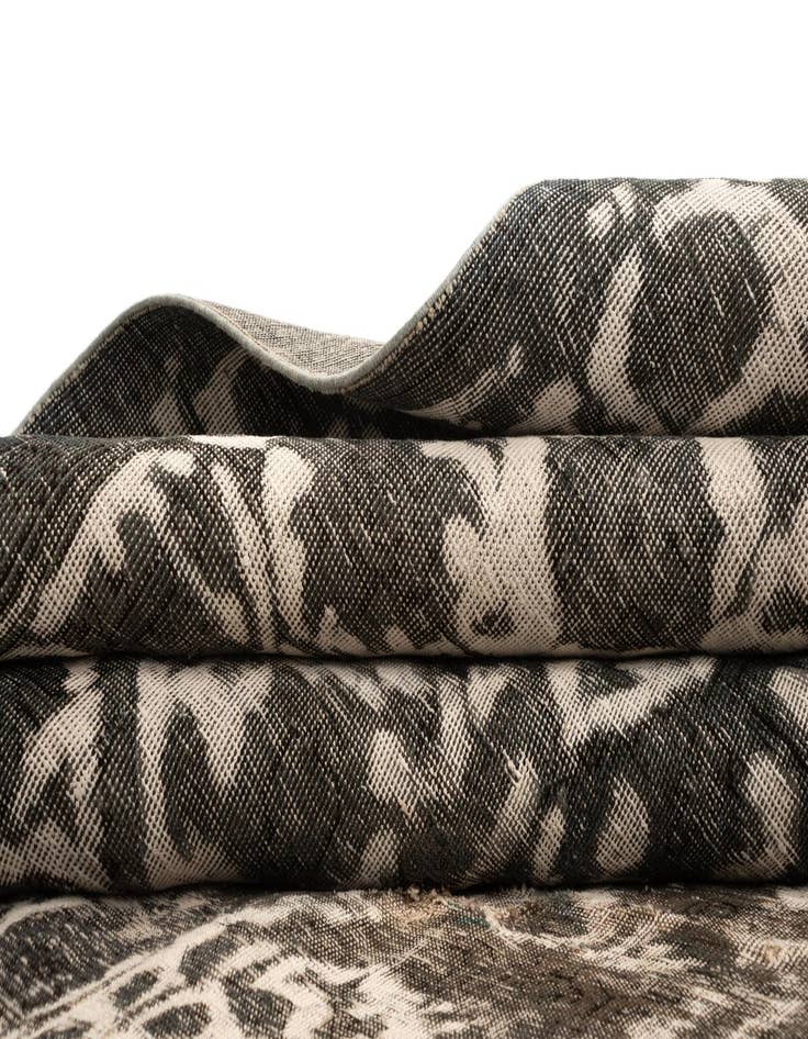 Detail image of  6' 7 x 9' 4 Vintage Rug