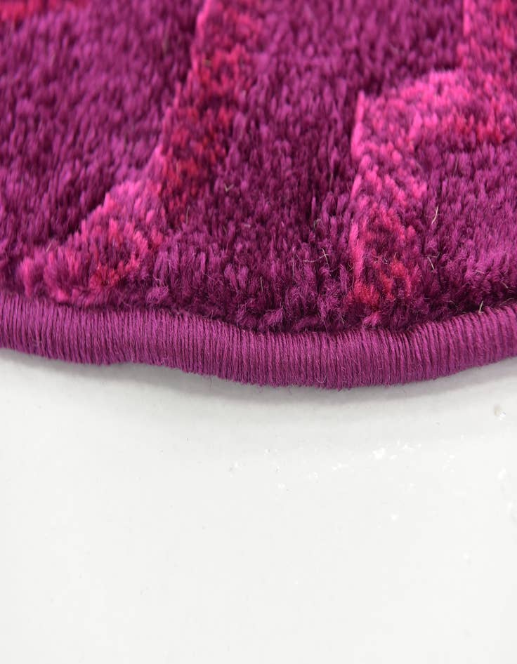 Detail image of  4' x 4' Lattice Frieze Round Rug