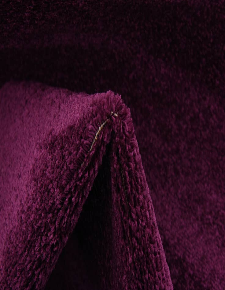 Detail image of  2' 7 x 9' 10 Basic Runner Rug