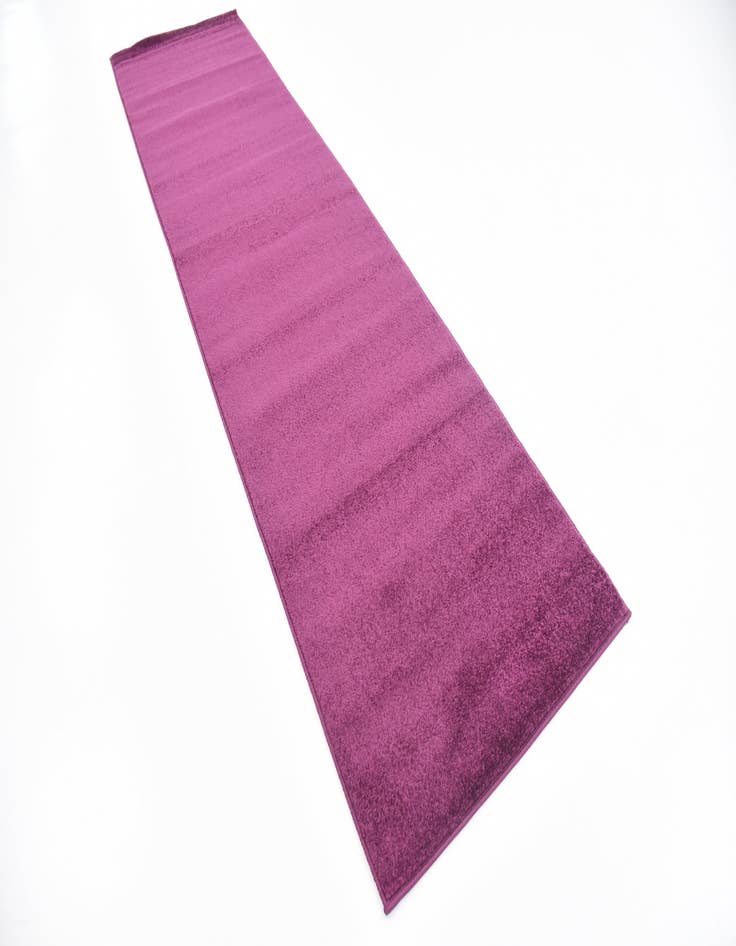 Detail image of  2' 7 x 9' 10 Basic Runner Rug