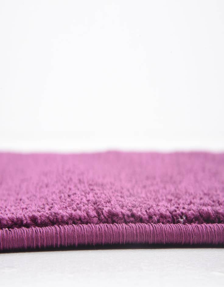 Detail image of  2' 7 x 9' 10 Basic Runner Rug