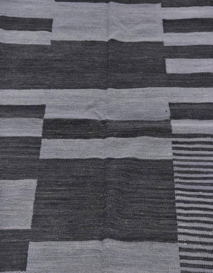 Detail image of  5' 2 x 6' 4  Hand Woven Kilim Modern Wool Square Rug
