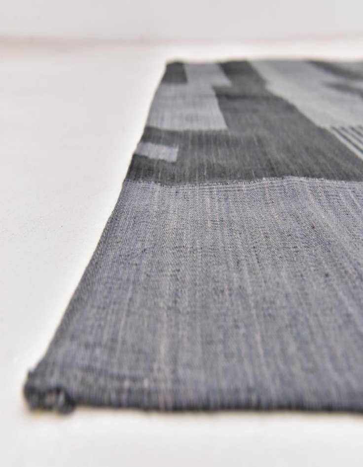 Detail image of  5' 2 x 6' 4  Hand Woven Kilim Modern Wool Square Rug