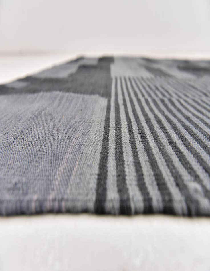 Detail image of  5' 2 x 6' 4  Hand Woven Kilim Modern Wool Square Rug