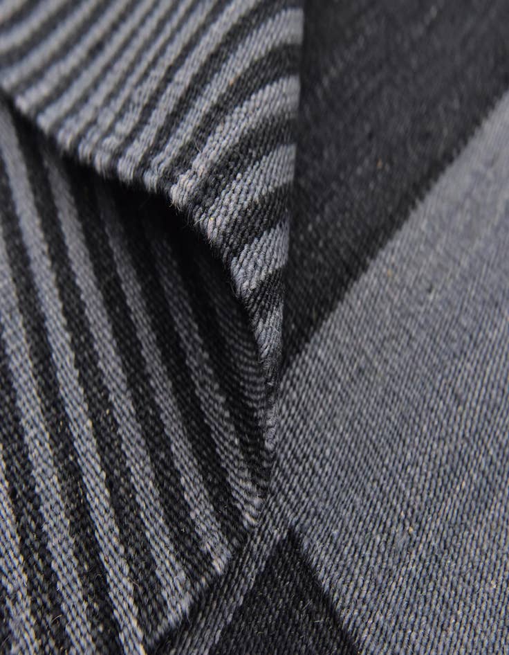 Detail image of  5' 2 x 6' 4  Hand Woven Kilim Modern Wool Square Rug