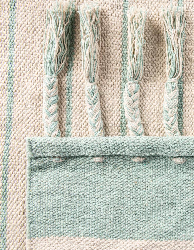 Detail image of  6' 1 x 9'  Hand Woven Chindi Cotton Rug