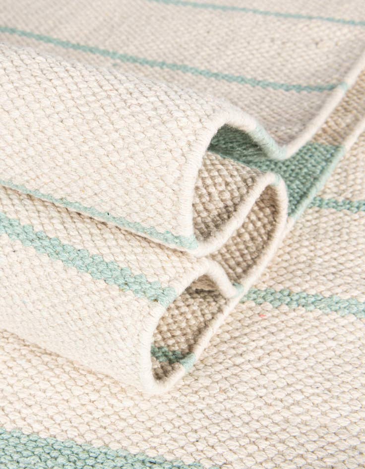 Detail image of  2' 7 x 10'  Hand Woven Chindi Cotton Runner Rug