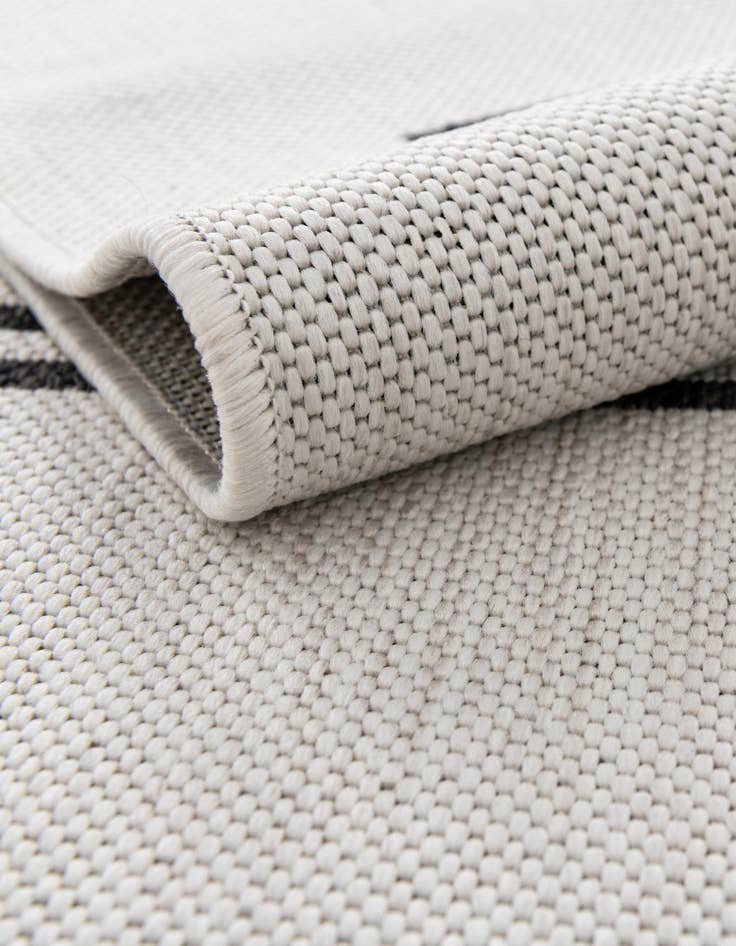 Detail image of  4' x 6'  Washable Modern Indoor / Outdoor Rug