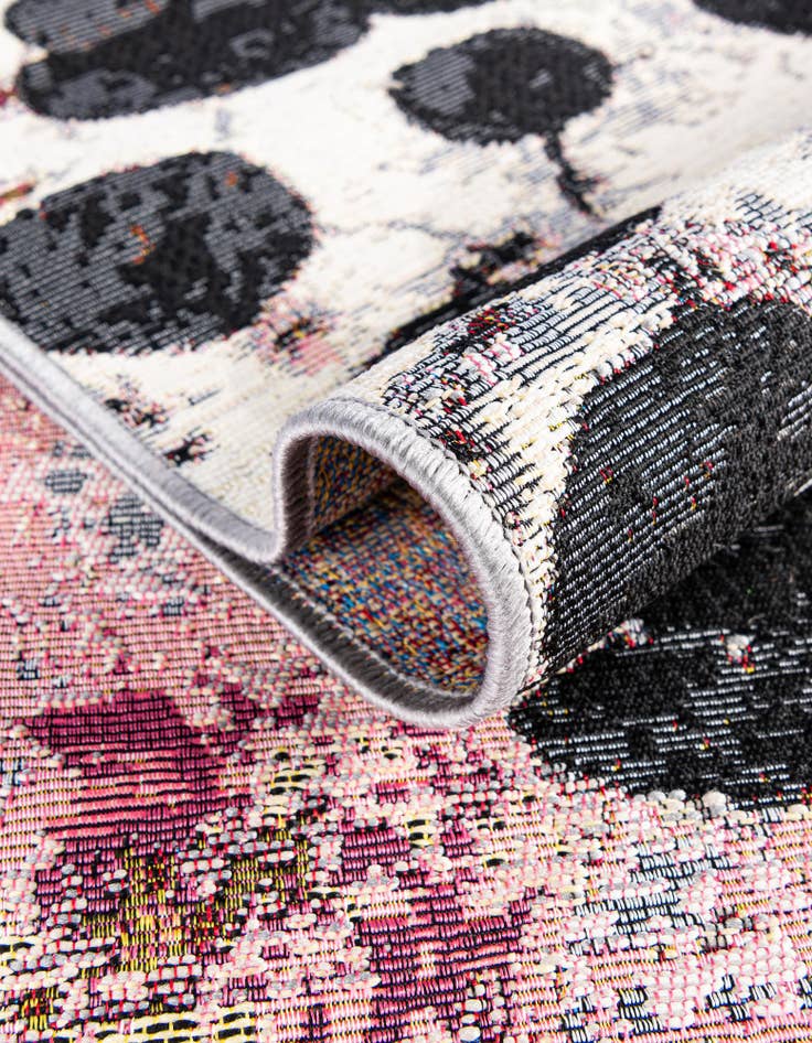 Detail image of  10' x 13'  Washable Modern Indoor / Outdoor Rug