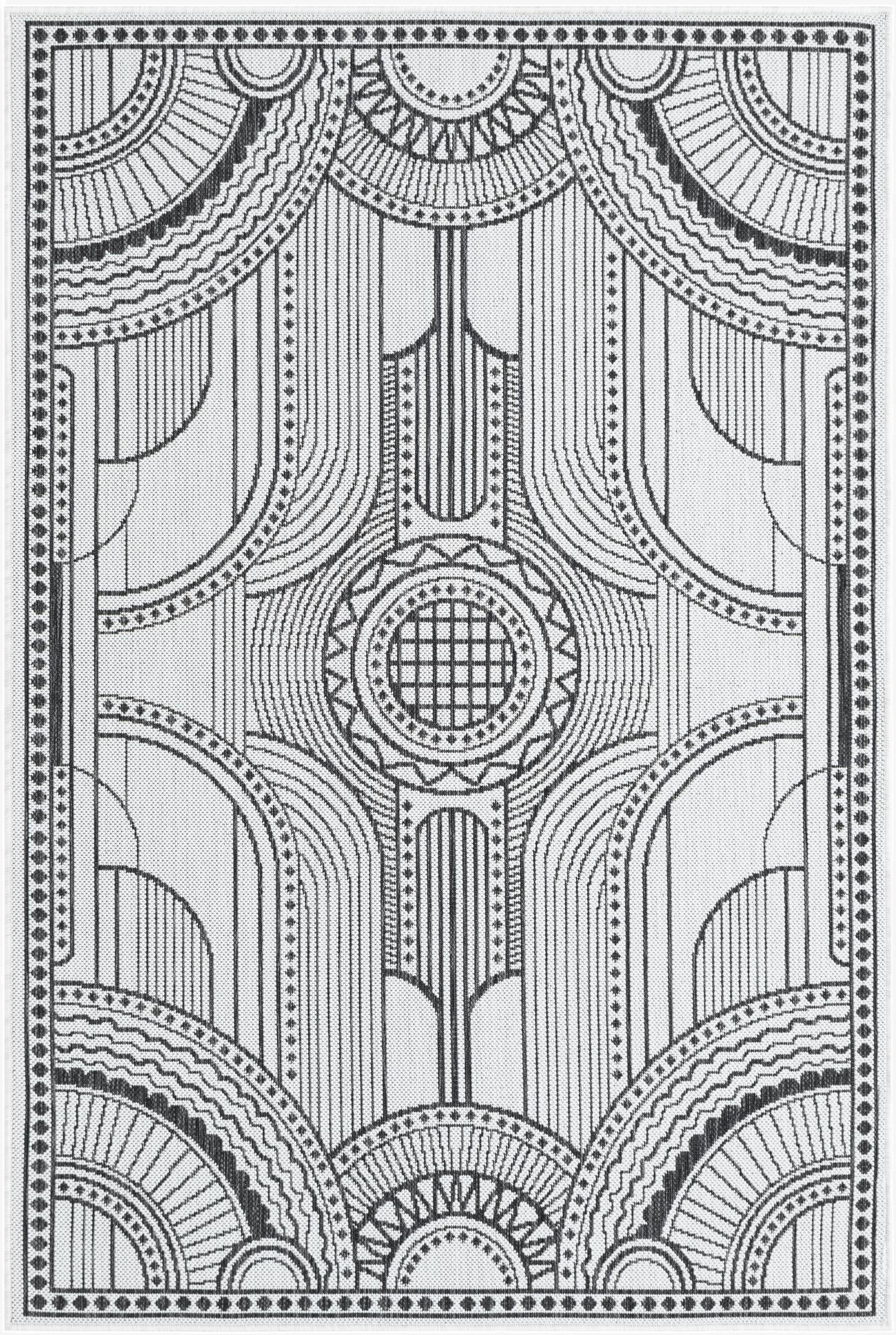  4' x 6'  Washable Traditional Indoor / Outdoor Rug