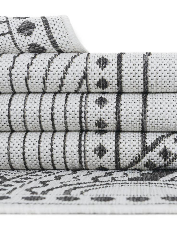 Detail image of  2' x 6' 1  Washable Traditional Indoor / Outdoor Runner Rug