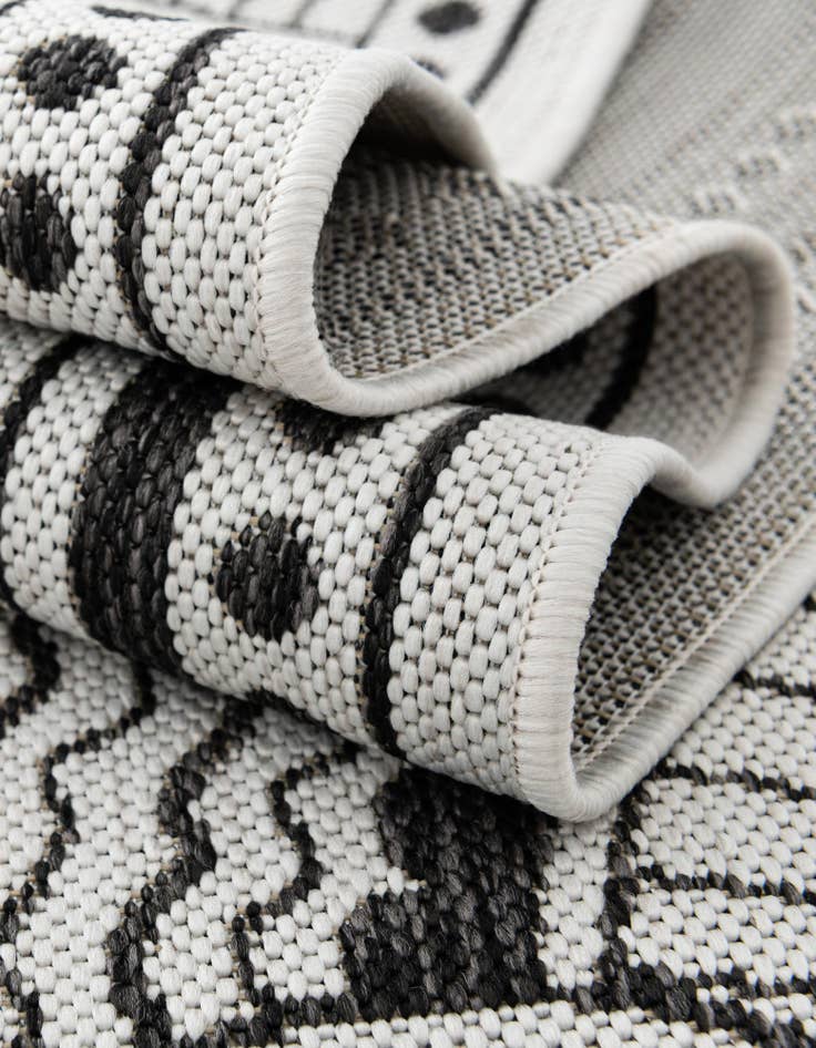 Detail image of  2' x 8'  Washable Traditional Indoor / Outdoor Runner Rug