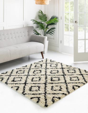  7' 10 x 7' 10 Lattice Shag Square Rug