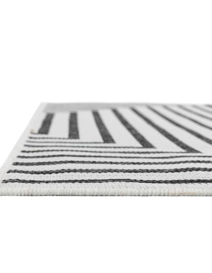 Detail image of  7' 10 x 7' 10  Washable Modern Indoor / Outdoor Square Rug