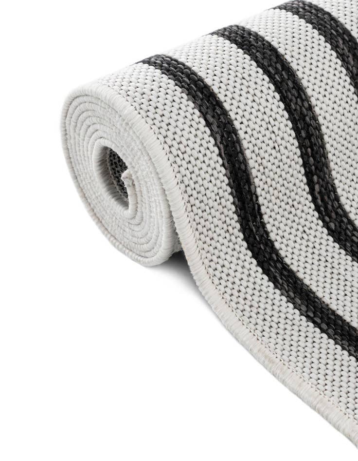 Detail image of  7' 10 x 7' 10  Washable Modern Indoor / Outdoor Square Rug