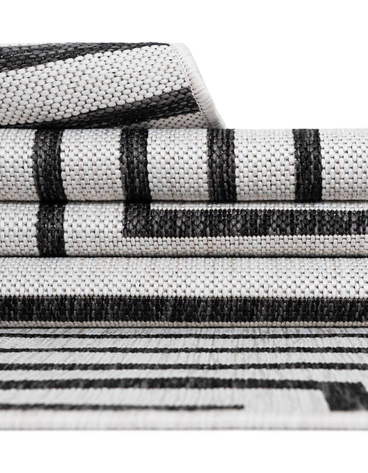 Detail image of  7' 10 x 7' 10  Washable Modern Indoor / Outdoor Square Rug