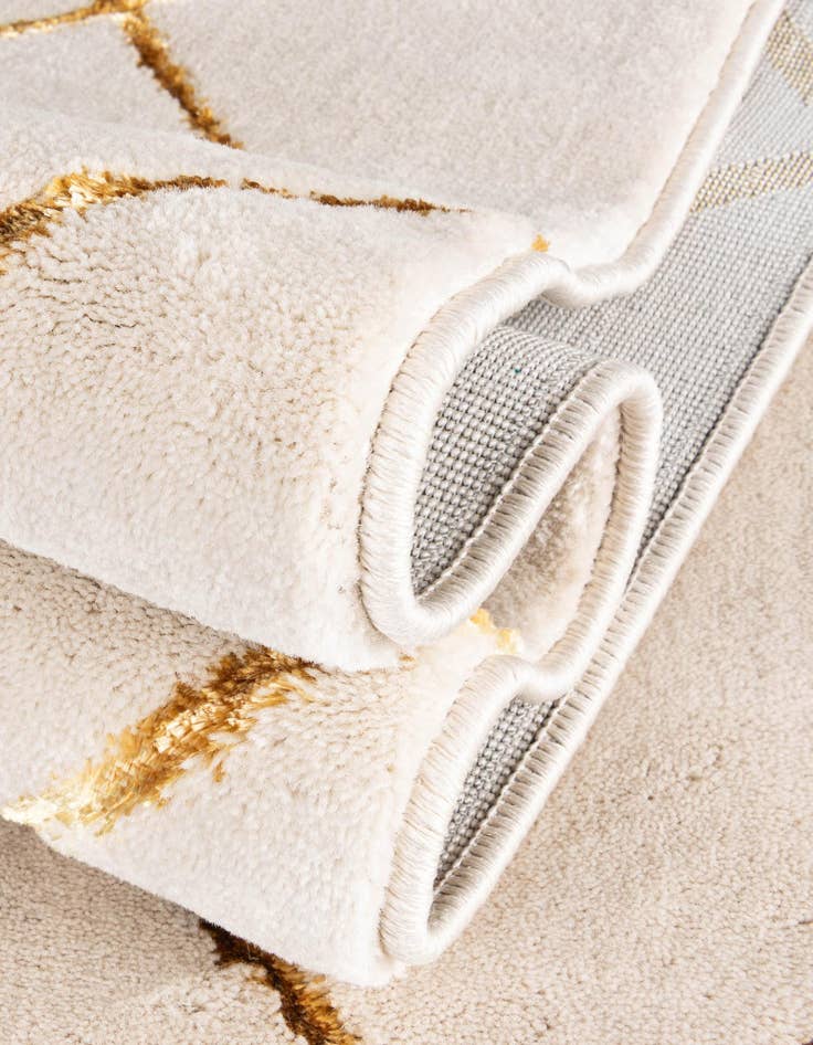 Detail image of  2' x 8' Vogue Geo Runner Rug