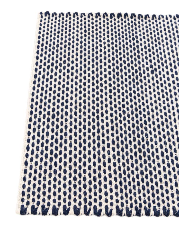 Detail image of  2' 1 x 3'  Hand Woven Seaside Pearl Jute Rug