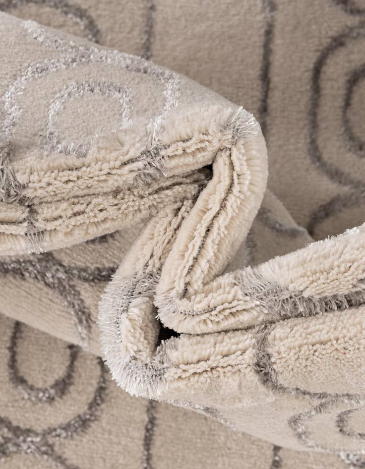 Detail image of  2' x 5' Vogue Geo Runner Rug