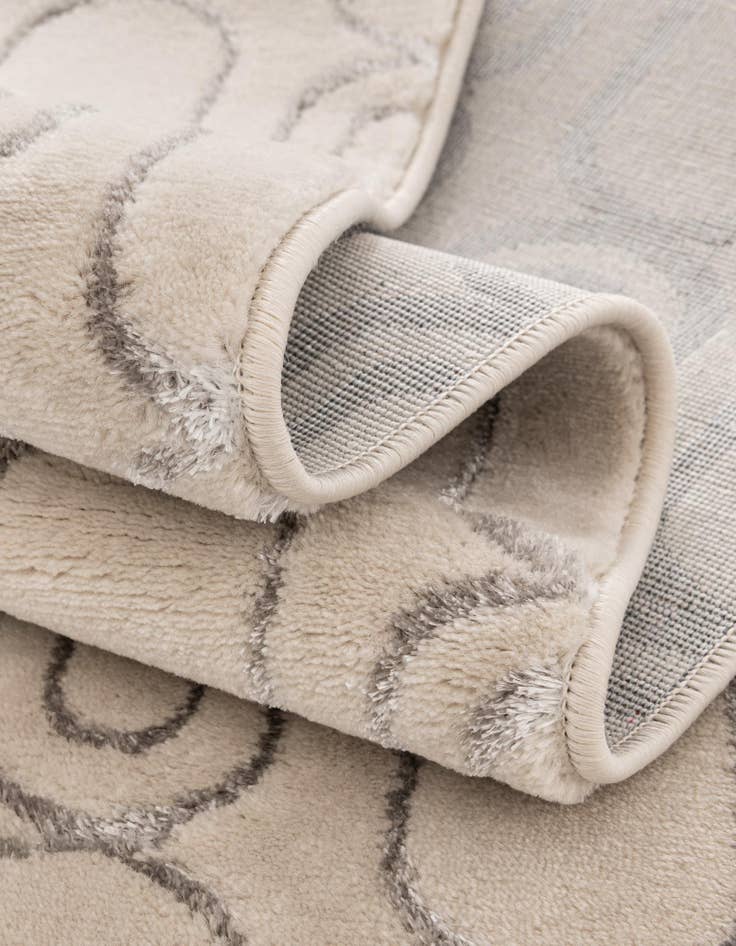 Detail image of  2' x 5' Vogue Geo Runner Rug