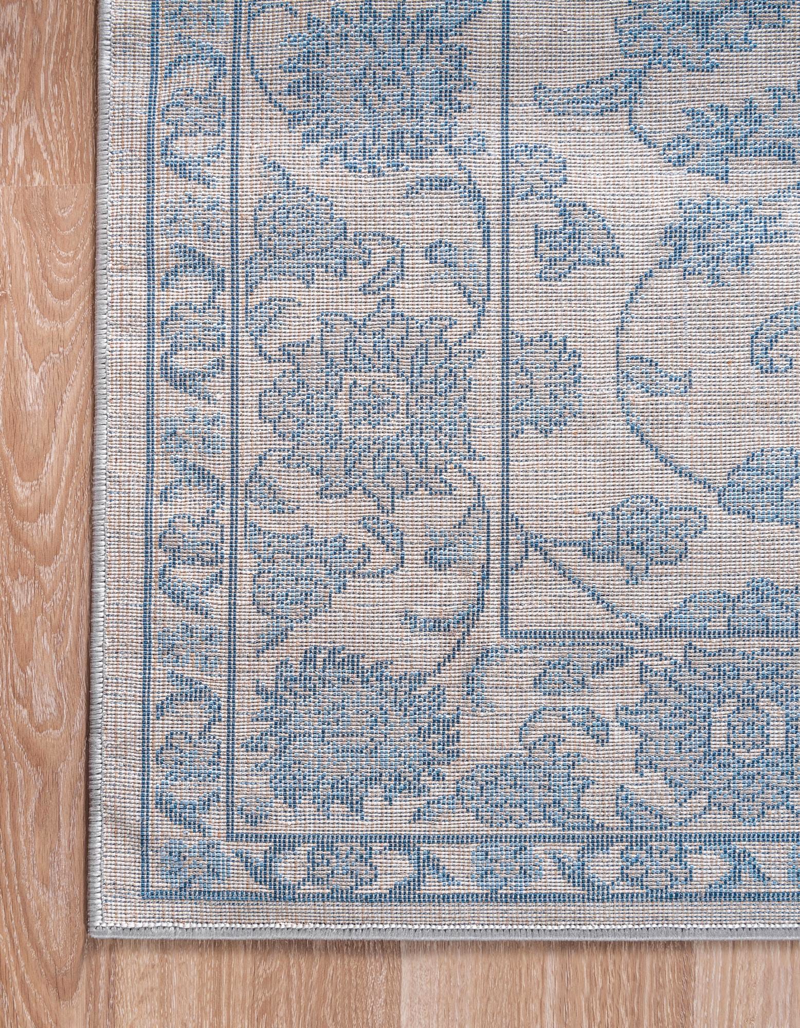 White Blue 5' 3 x 7' Boston Rug | Rugs.com