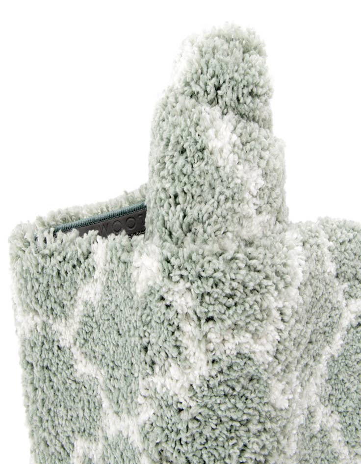 Detail image of  7' 10 x 7' 10 Moroccan Shag Square Rug