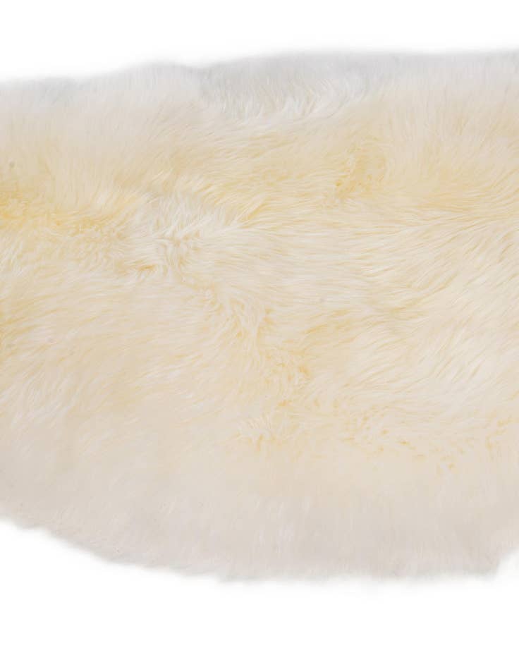 Detail image of 2' 8 x 3' 5 Natural Sheepskin Freeform Rug