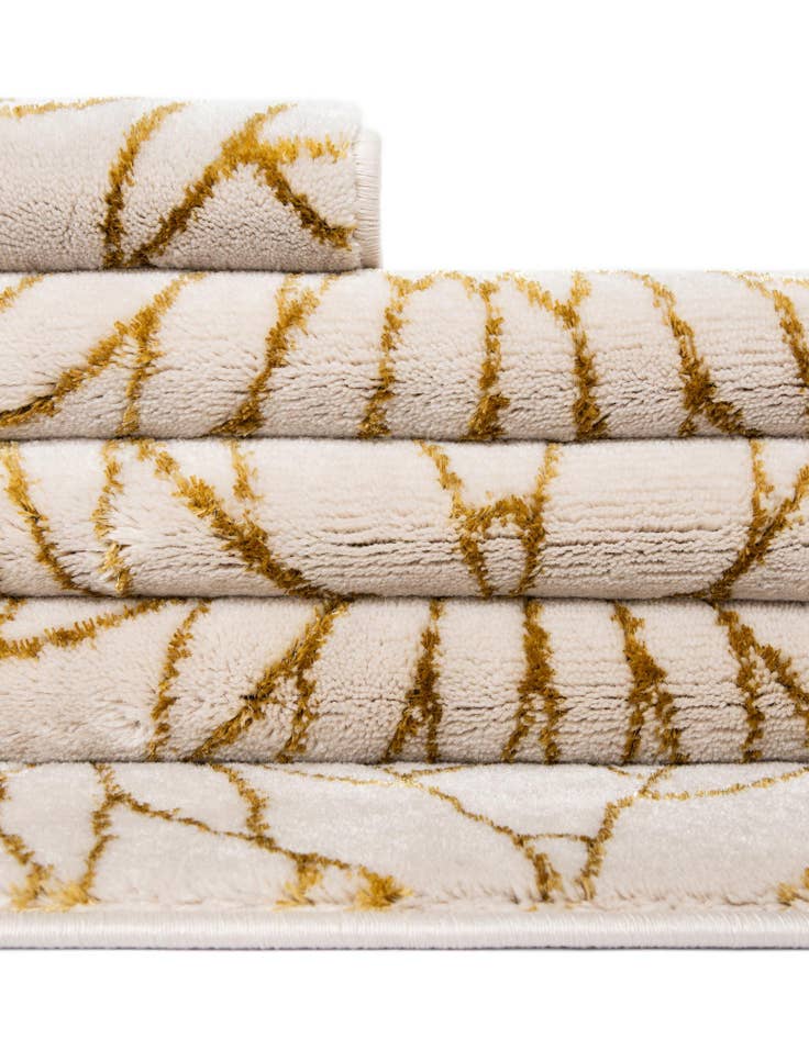 Detail image of  7' 10 x 10'  Marilyn Monroe™ Glam Dahlia Rug