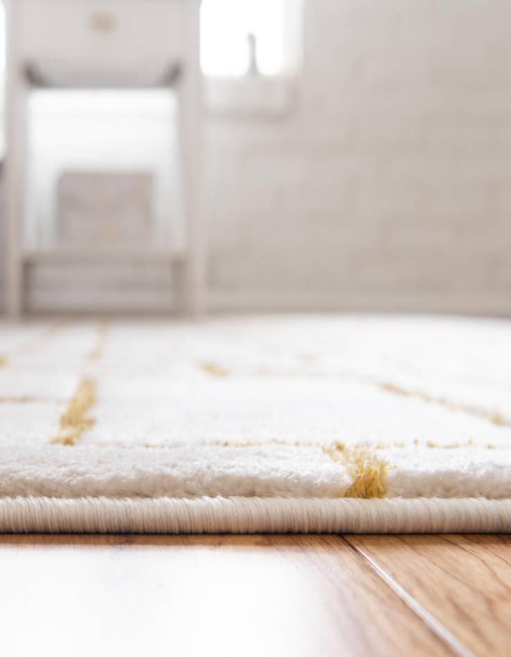 Detail image of  7' 10 x 7' 10  Marilyn Monroe&trade; Glam Deco Round Rug