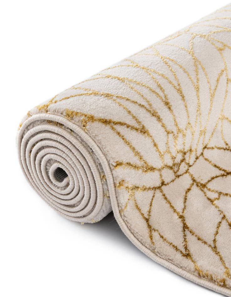 Detail image of  7' 10 x 7' 10  Marilyn Monroe&trade; Glam Dahlia Round Rug