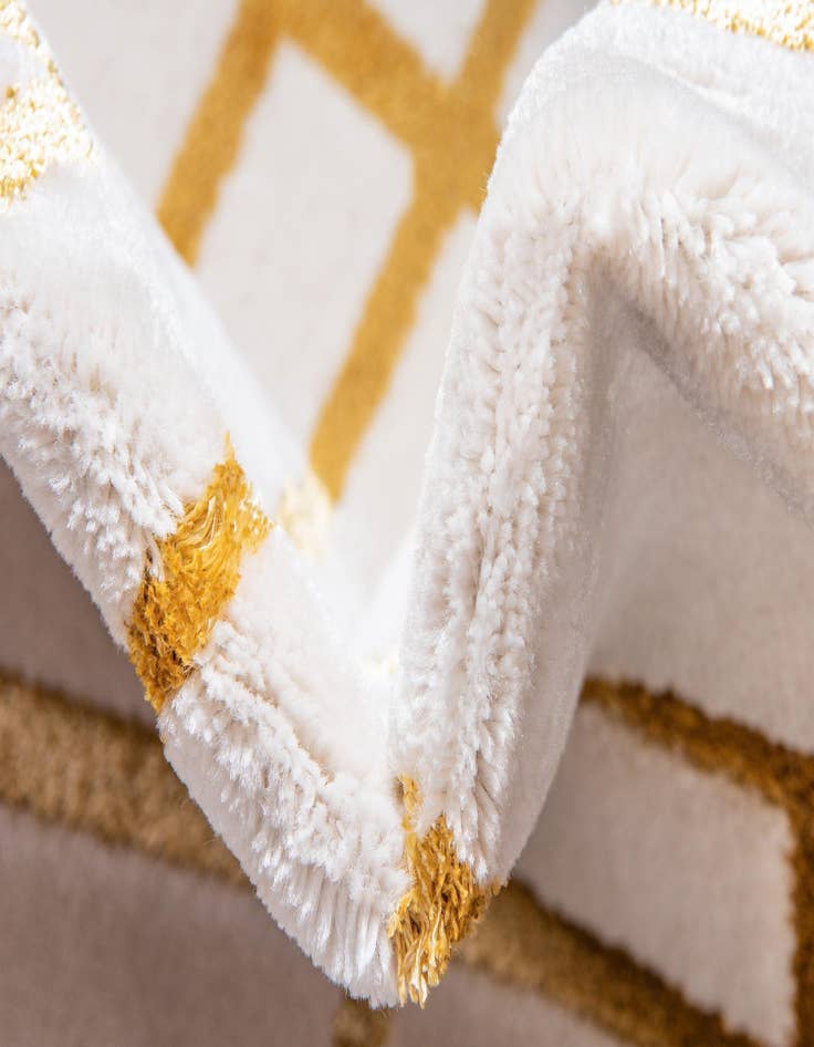 Detail image of  2' x 6'  Marilyn Monroe&trade; Glam Deco Runner Rug