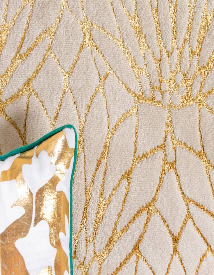 Detail image of  2' x 6'  Marilyn Monroe&trade; Glam Dahlia Runner Rug