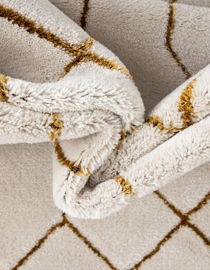 Detail image of  2' 7 x 12'  Marilyn Monroe&trade; Glam Trellis Runner Rug