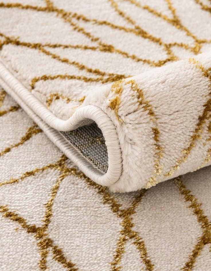 Detail image of  2' 7 x 12'  Marilyn Monroe™ Glam Dahlia Runner Rug