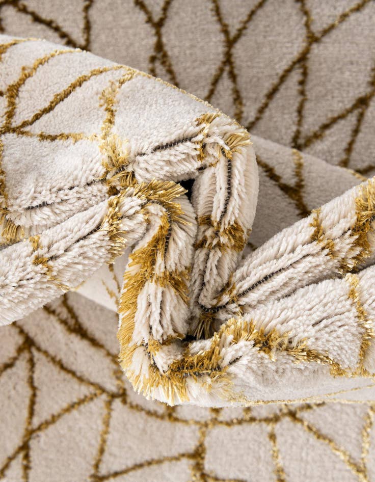 Detail image of  2' 7 x 12'  Marilyn Monroe™ Glam Dahlia Runner Rug