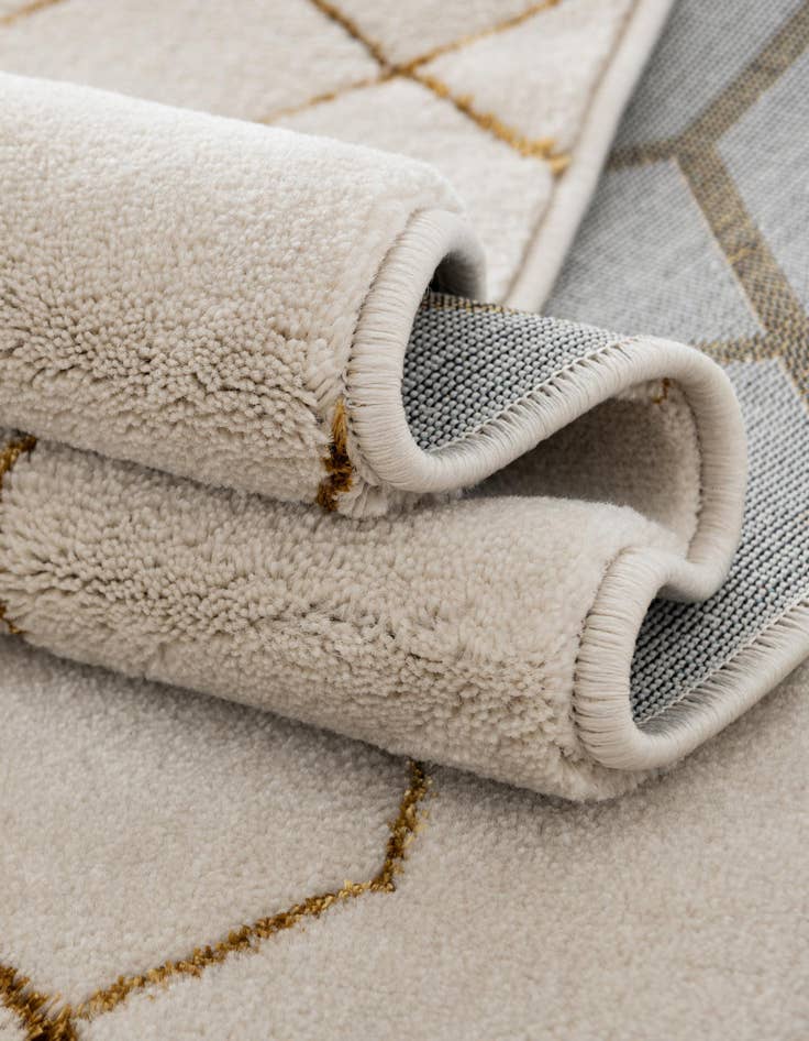 Detail image of  2' 7 x 12'  Marilyn Monroe™ Glam Trellis Runner Rug