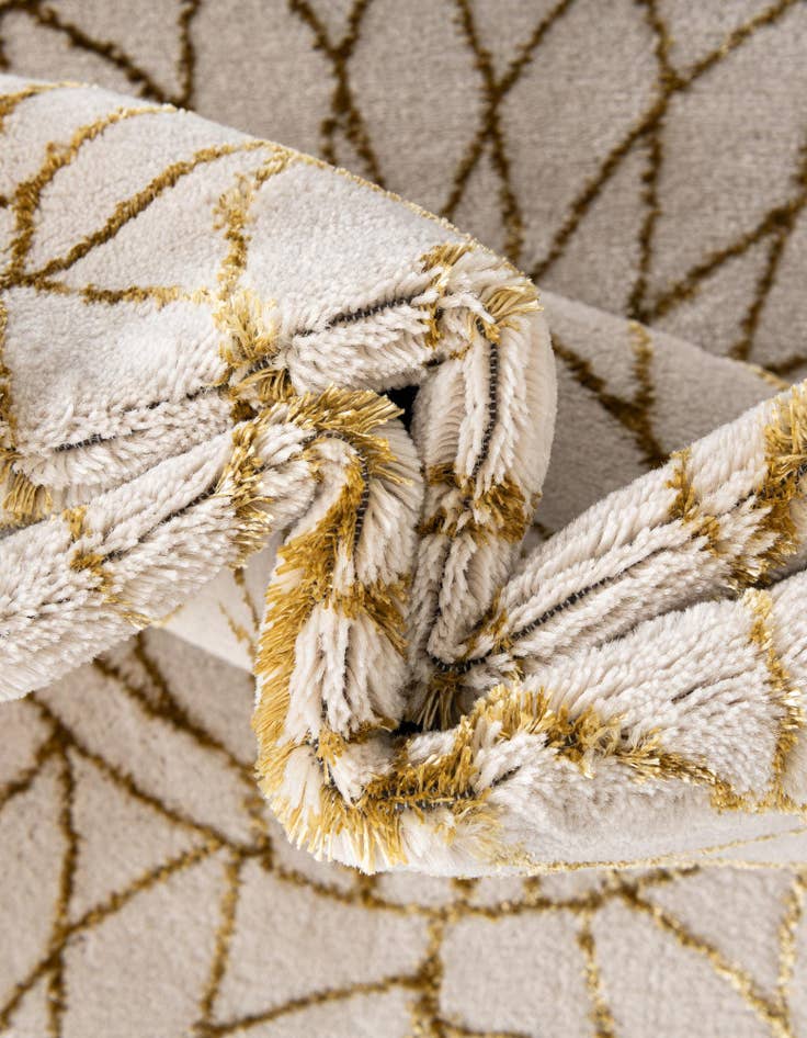 Detail image of  7' 10 x 7' 10  Marilyn Monroe&trade; Glam Dahlia Square Rug