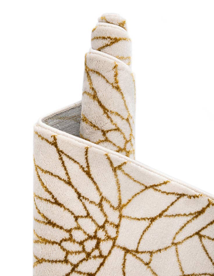 Detail image of  7' 10 x 7' 10  Marilyn Monroe&trade; Glam Dahlia Square Rug